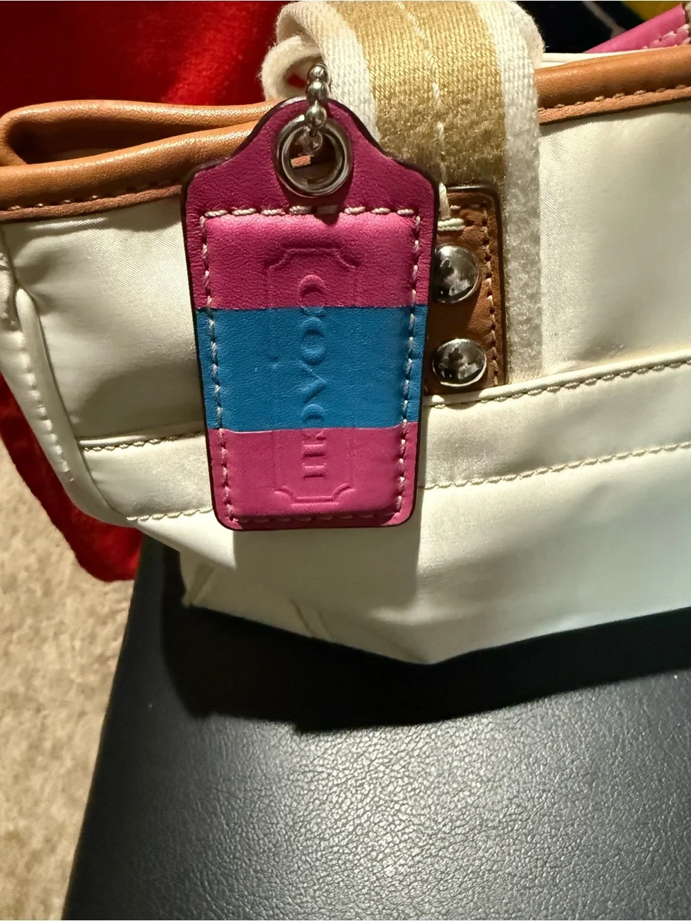 Coach hand Bag A0994-F11992